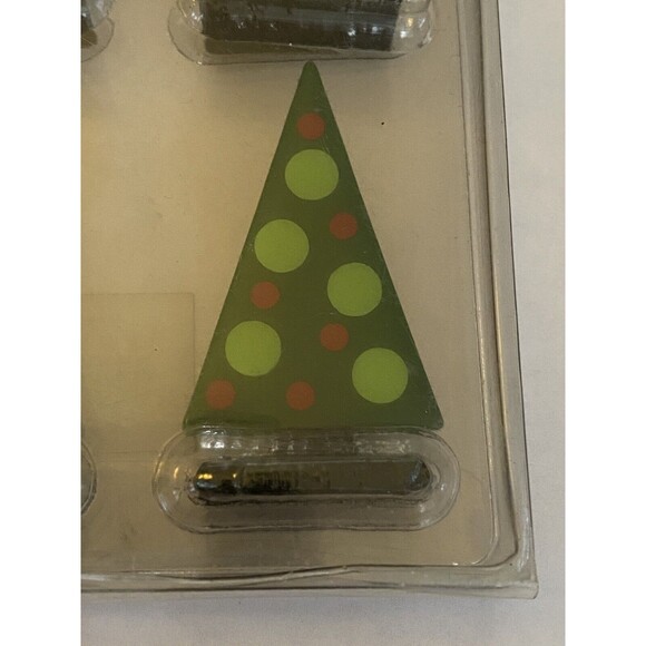 2 DII Design Imports Mini Christmas Trees Flat Metal Glossy Enamel 4 Pack - Picture 7 of 9